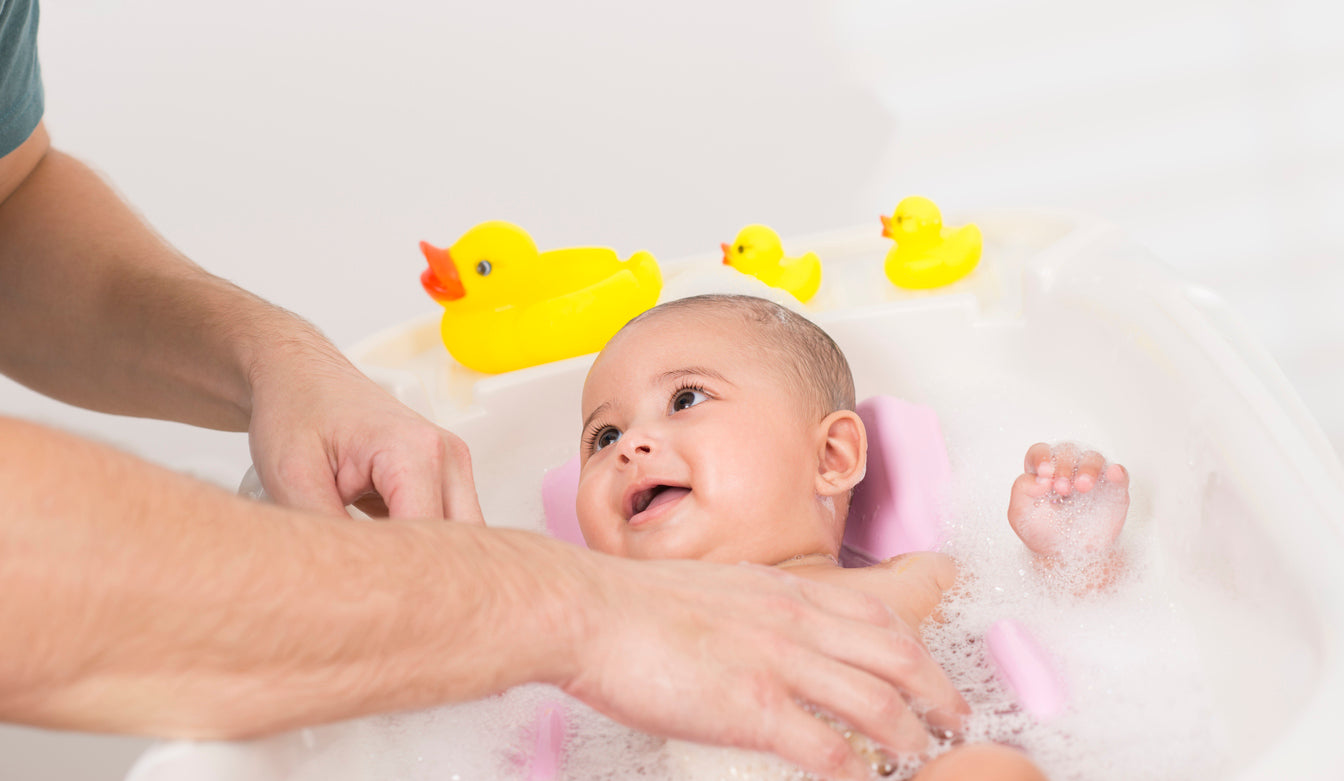 Baignoire bébé qui s'adapte sur la baignoire : comment faire le